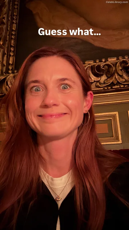 Bonnie Wright photo 13 of 423