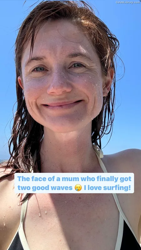 Bonnie Wright photo 4 of 423