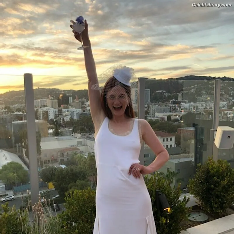 Bonnie Wright photo 10 of 423