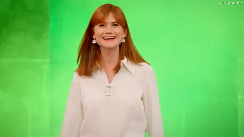 Bonnie Wright photo 24 of 423