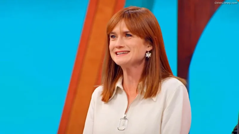 Bonnie Wright photo 5 of 423