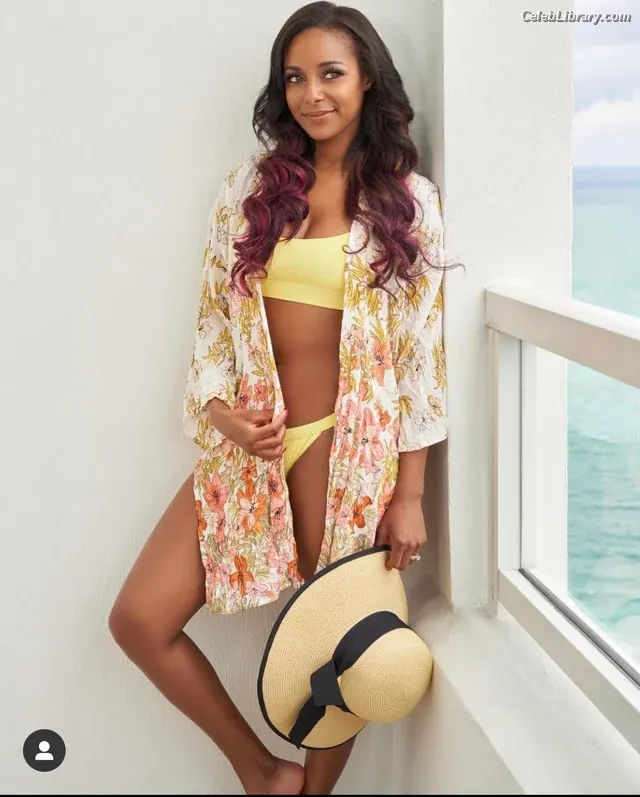 Brandi Rhodes photo 22 of 516