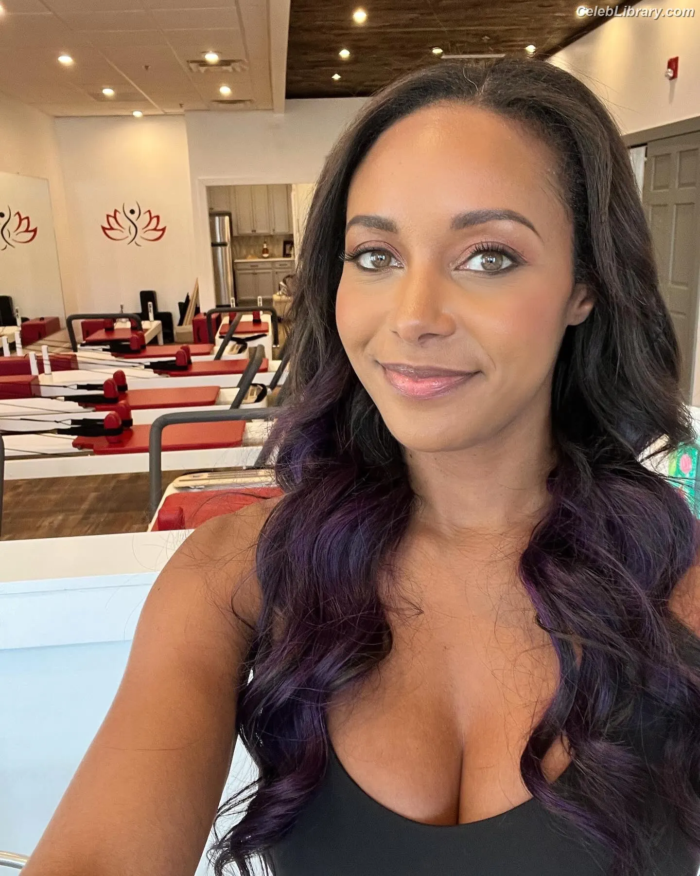 Brandi Rhodes photo 16 of 516