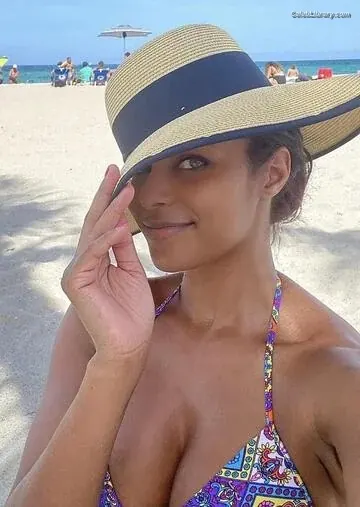 Brandi Rhodes photo 13 of 516