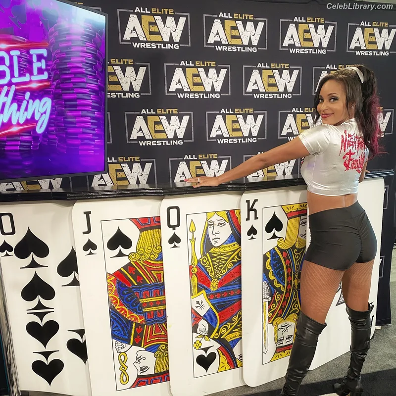 Brandi Rhodes photo 6 of 517