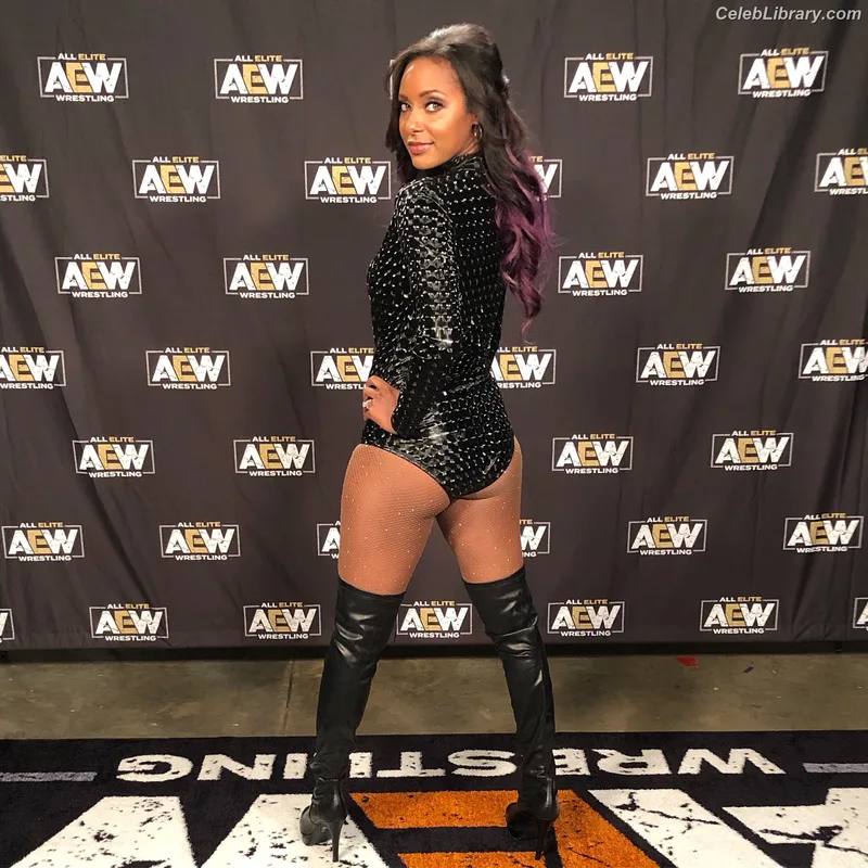 Brandi Rhodes photo 15 of 517