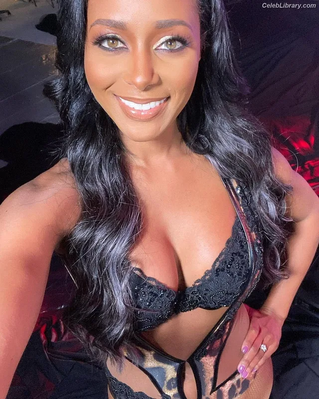 Brandi Rhodes photo 20 of 517