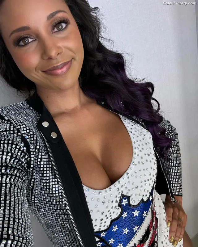 Brandi Rhodes photo 3 of 517