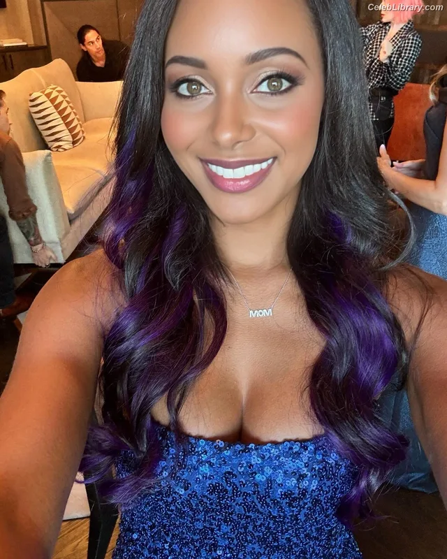 Brandi Rhodes photo 13 of 517