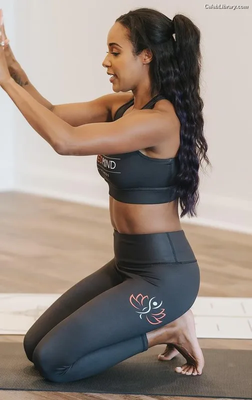 Brandi Rhodes photo 18 of 517