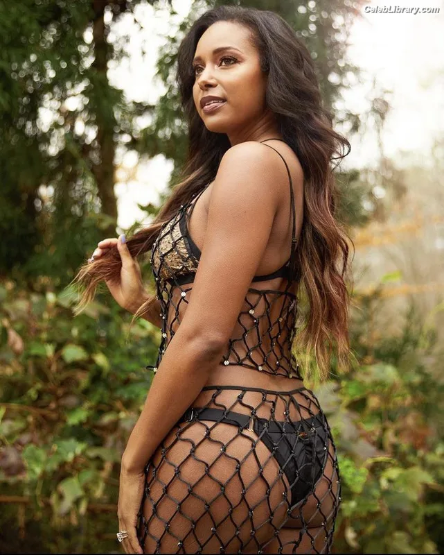 Brandi Rhodes photo 11 of 517