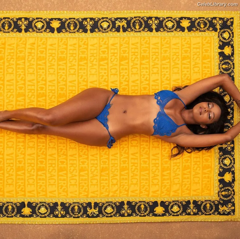Brandi Rhodes photo 13 of 517