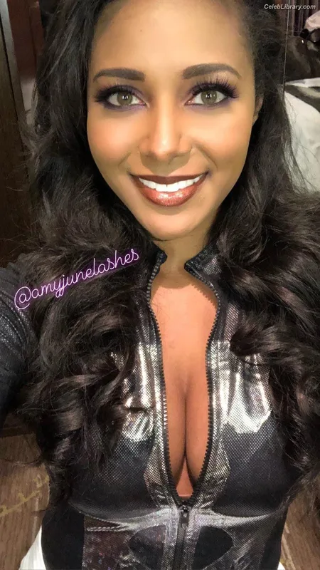 Brandi Rhodes photo 18 of 517