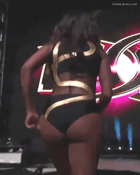 Brandi Rhodes photo 22 of 517