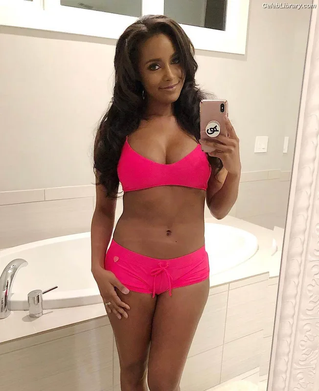 Brandi Rhodes photo 17 of 517