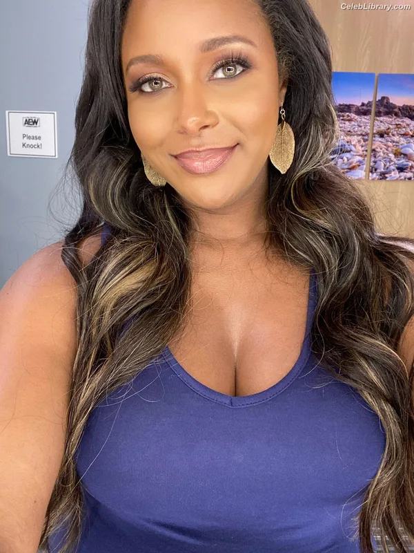 Brandi Rhodes photo 7 of 517