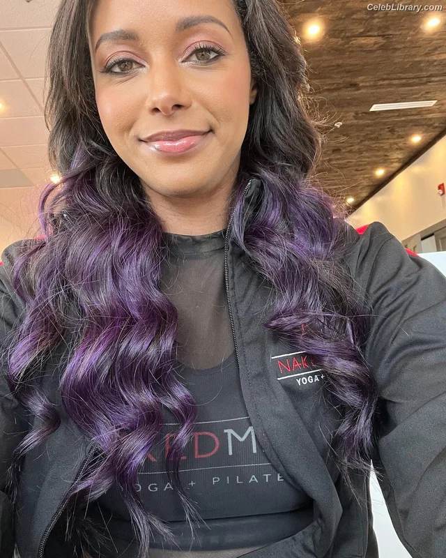 Brandi Rhodes photo 18 of 517