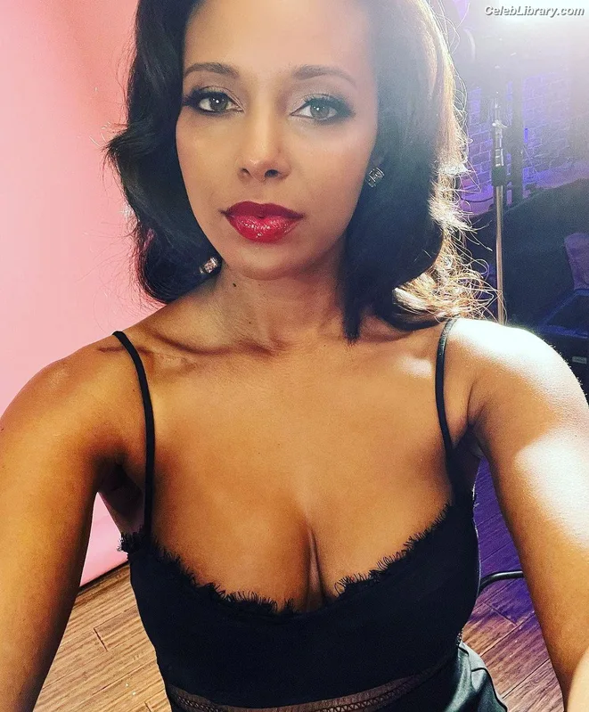 Brandi Rhodes photo 2 of 517