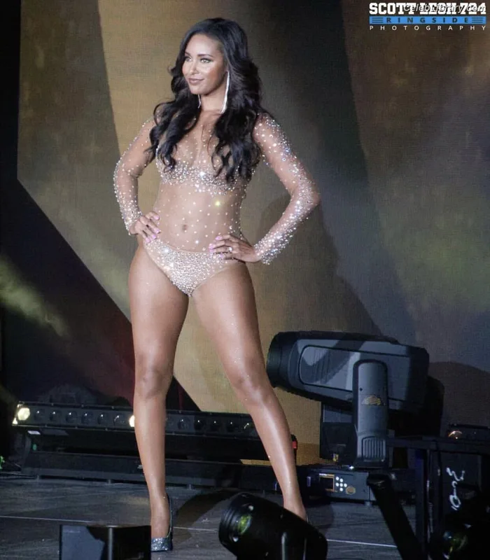 Brandi Rhodes photo 17 of 517