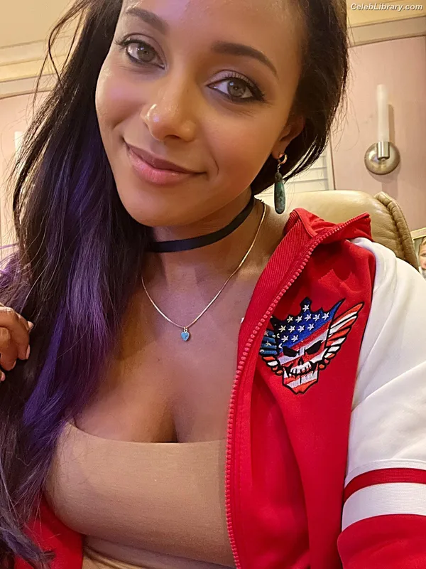 Brandi Rhodes photo 21 of 517