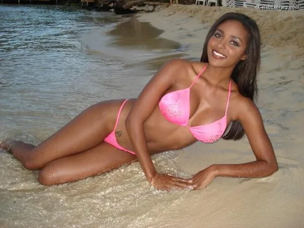 Brandi Rhodes photo 24 of 517