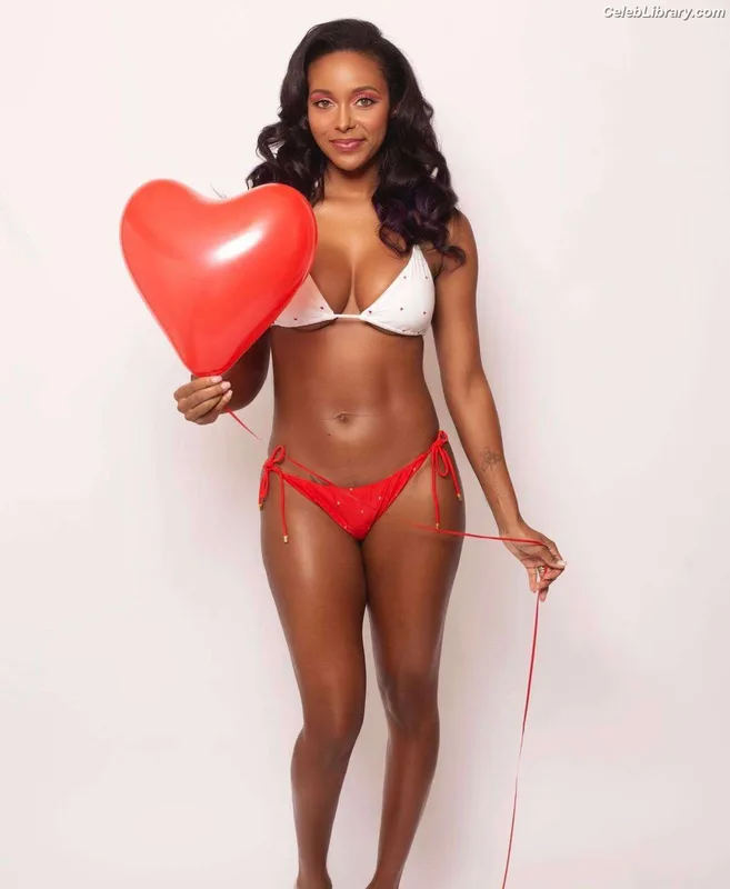 Brandi Rhodes photo 22 of 517