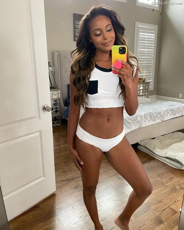 Brandi Rhodes photo 23 of 517