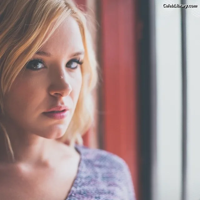 Brea Grant photo 7 of 103