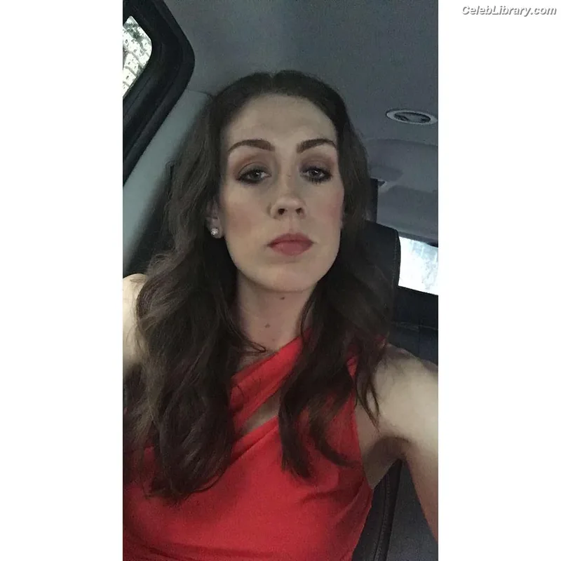 Breanna Stewart photo 3 of 132