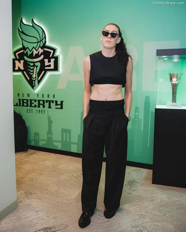 Breanna Stewart photo 23 of 132