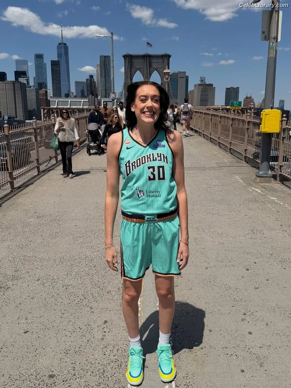 Breanna Stewart photo 2 of 132