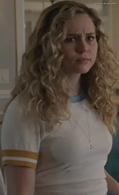 Brec Bassinger photo 5 of 366