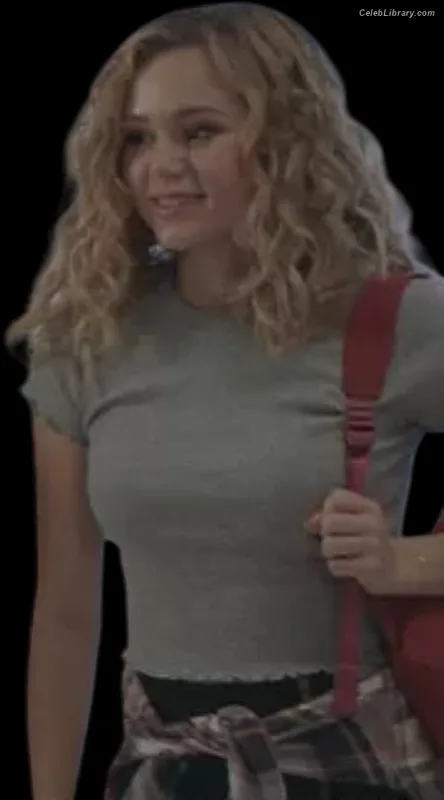 Brec Bassinger photo 18 of 367