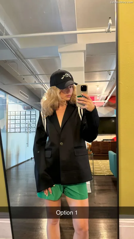 Brec Bassinger photo 7 of 367