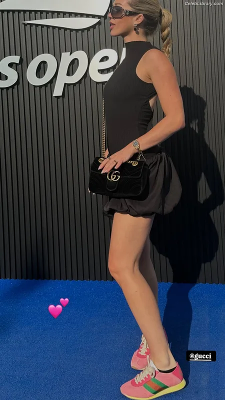 Brec Bassinger photo 17 of 367