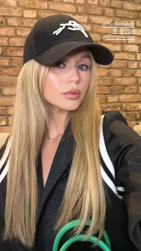 Brec Bassinger photo 21 of 367