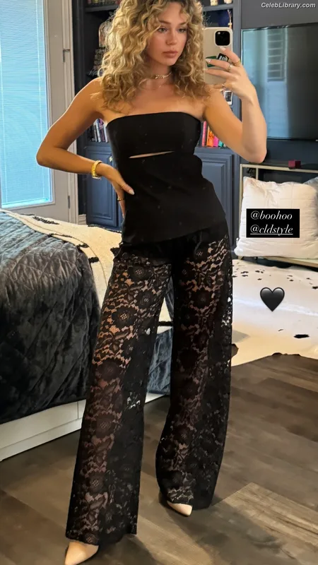 Brec Bassinger photo 5 of 367