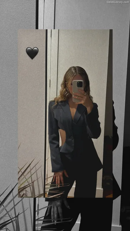 Brec Bassinger photo 17 of 367