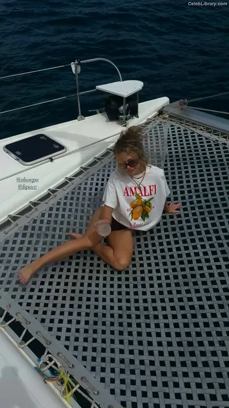 Brec Bassinger photo 3 of 367