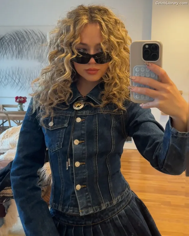 Brec Bassinger photo 16 of 367