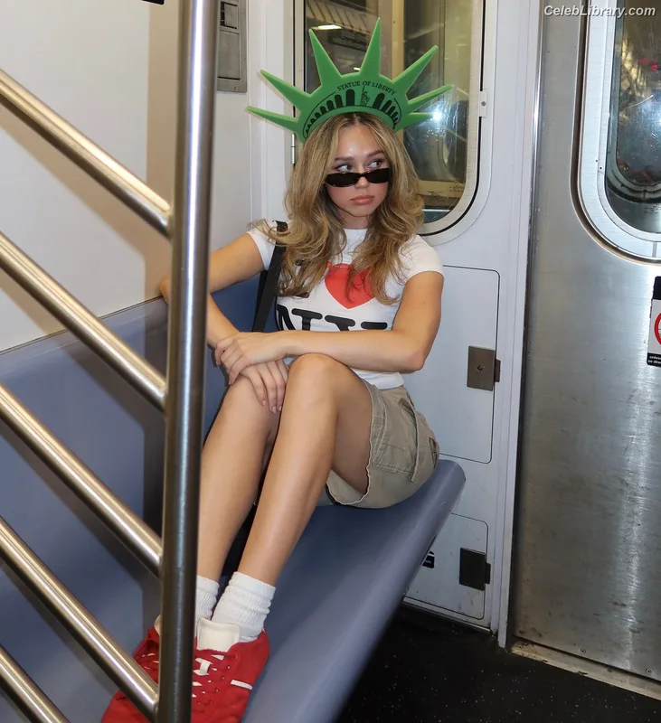 Brec Bassinger photo 2 of 367