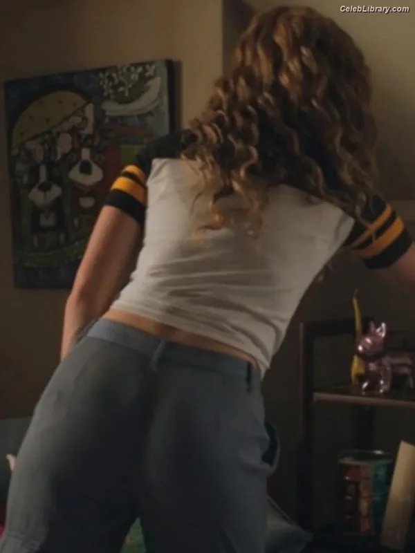 Brec Bassinger photo 6 of 367