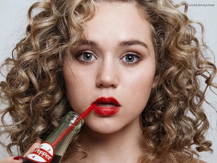 Brec Bassinger photo 11 of 367