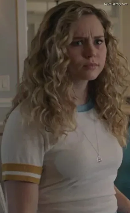Brec Bassinger photo 5 of 367