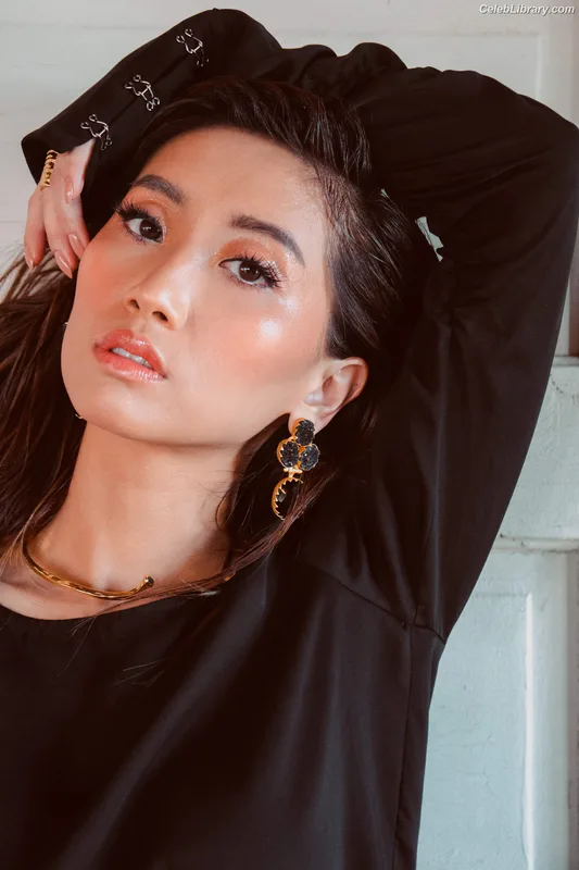 Brenda Song photo 5 of 223