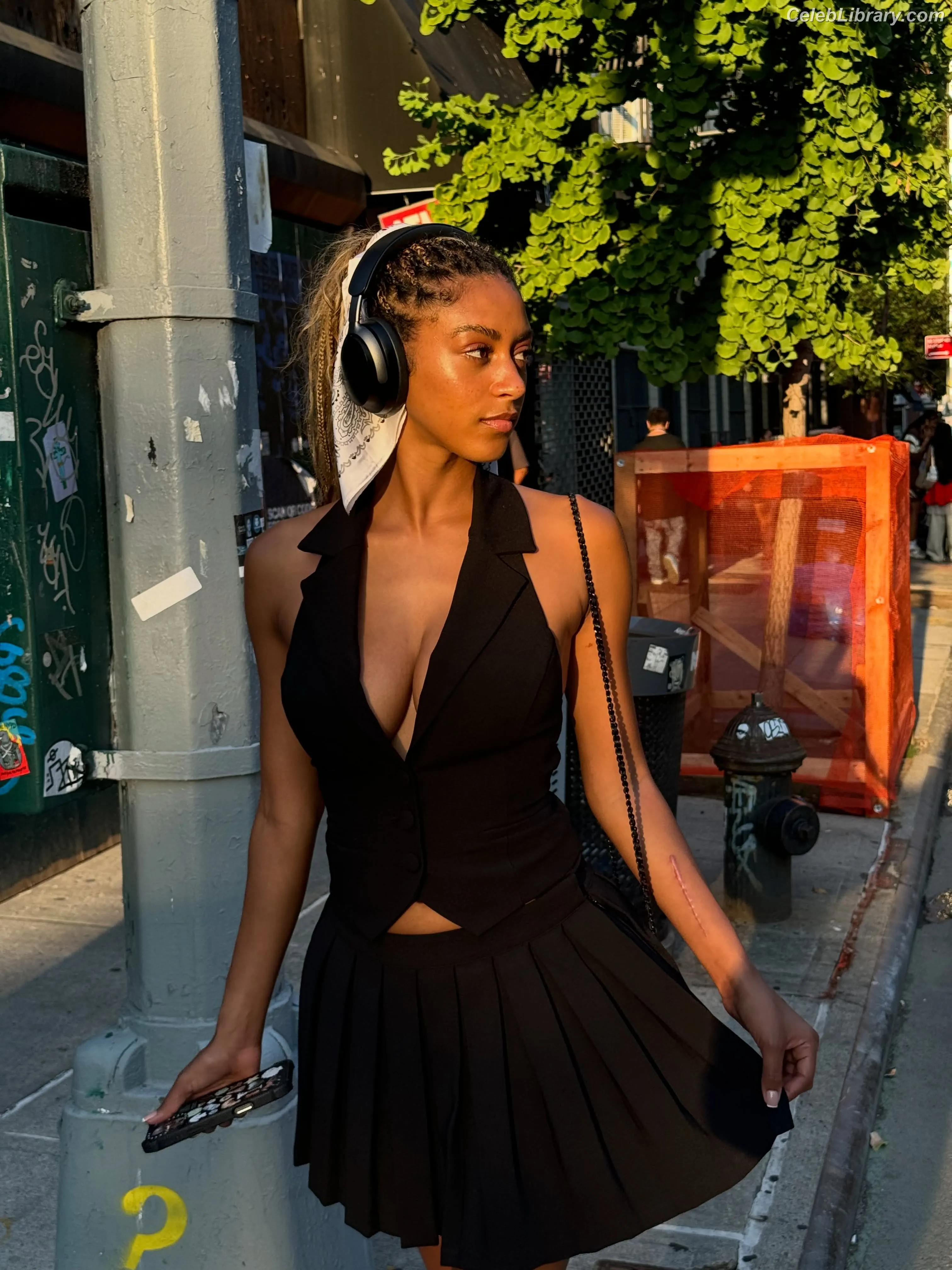 Briana Smith photo 1 of 748