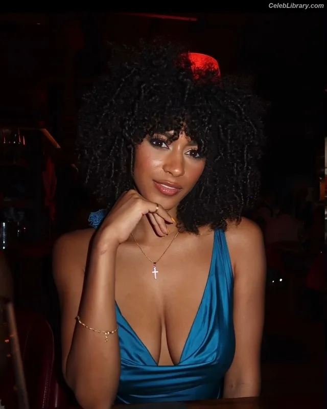 Briana Smith photo 20 of 749
