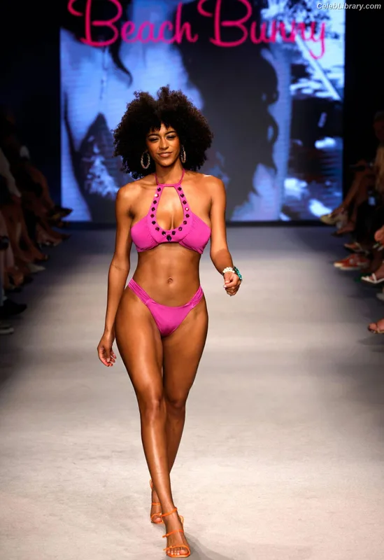 Briana Smith photo 16 of 749