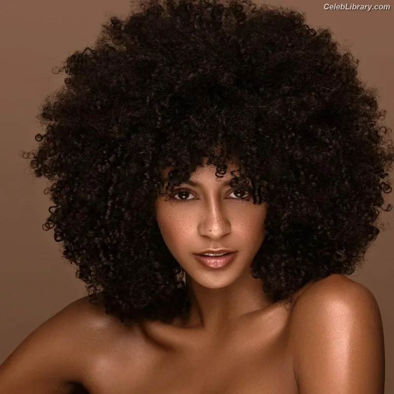 Briana Smith photo 9 of 749