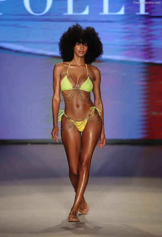 Briana Smith photo 20 of 749
